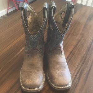 Toddler boots size 9.5
